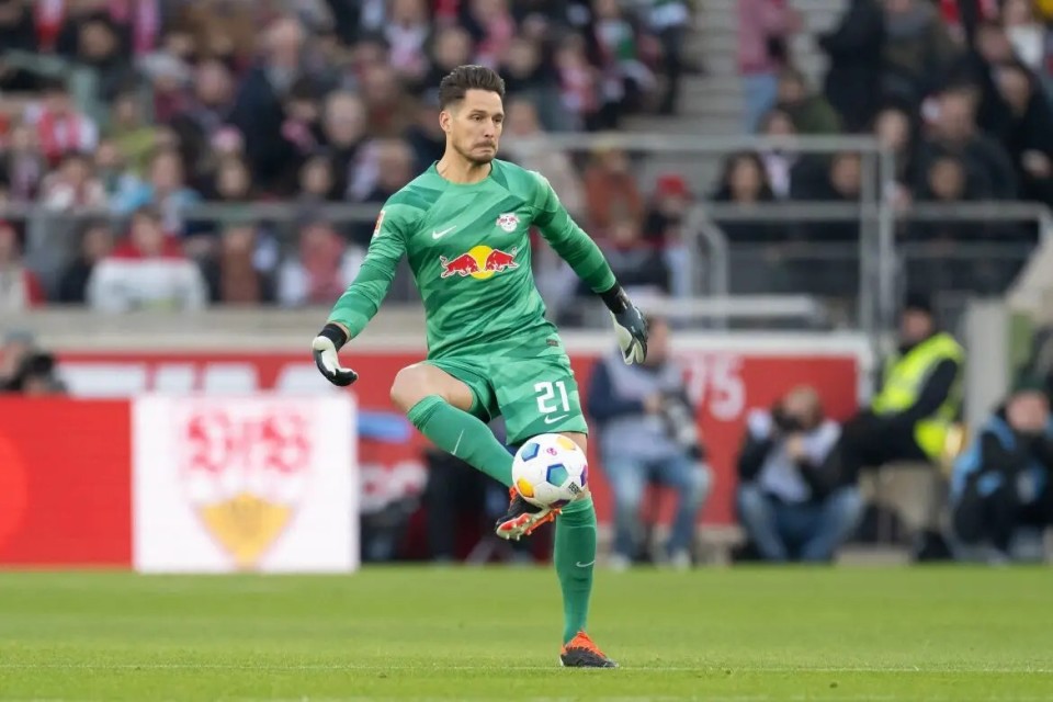 包含RB莱比锡新援表现抢眼，帮助球队斩获胜利的词条