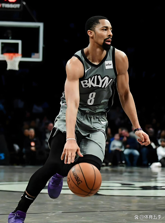 篮网队老将表现稳定，为球队贡献