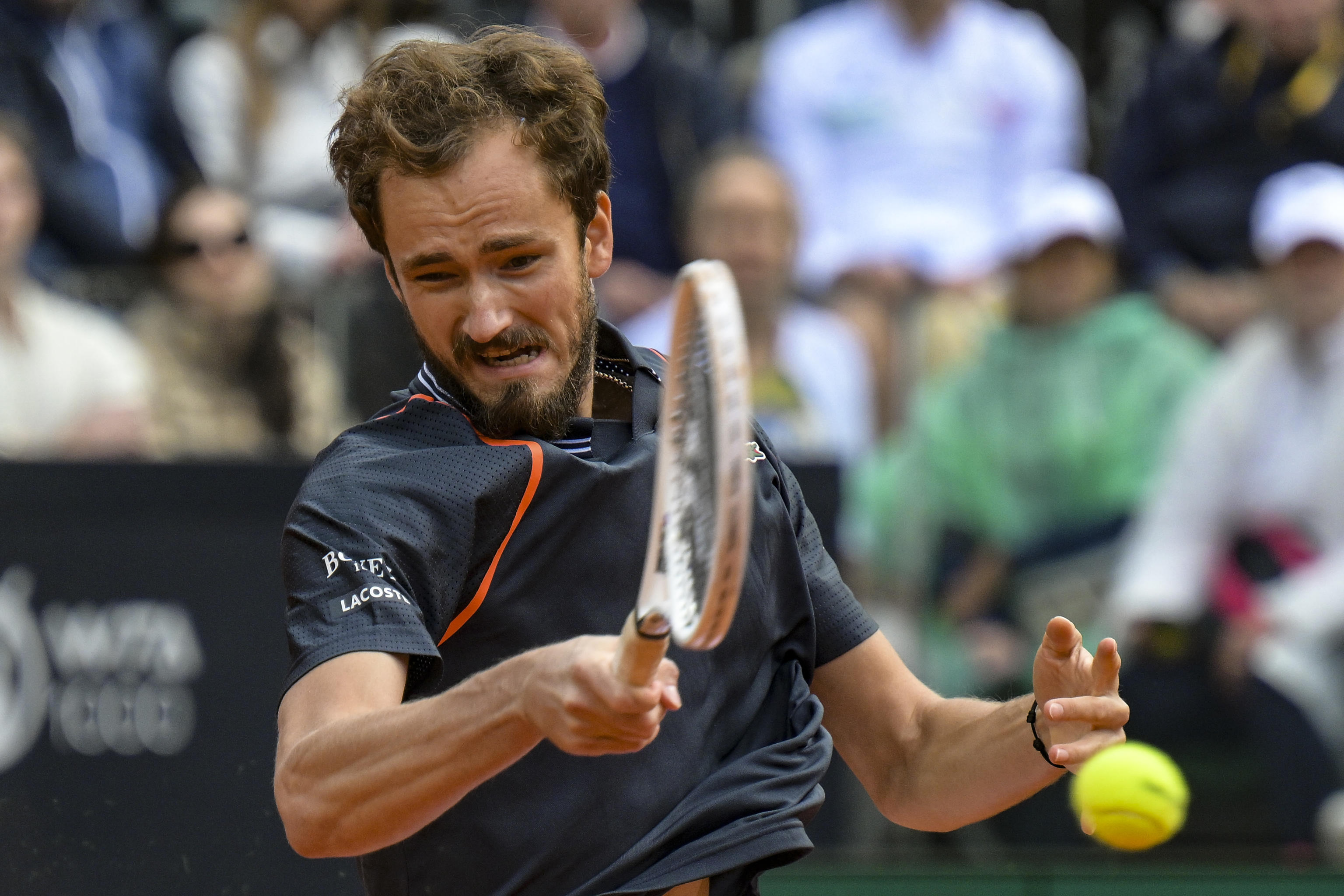 关于意大利网球队力克美国网球队，梅德韦杰夫送出助攻的信息