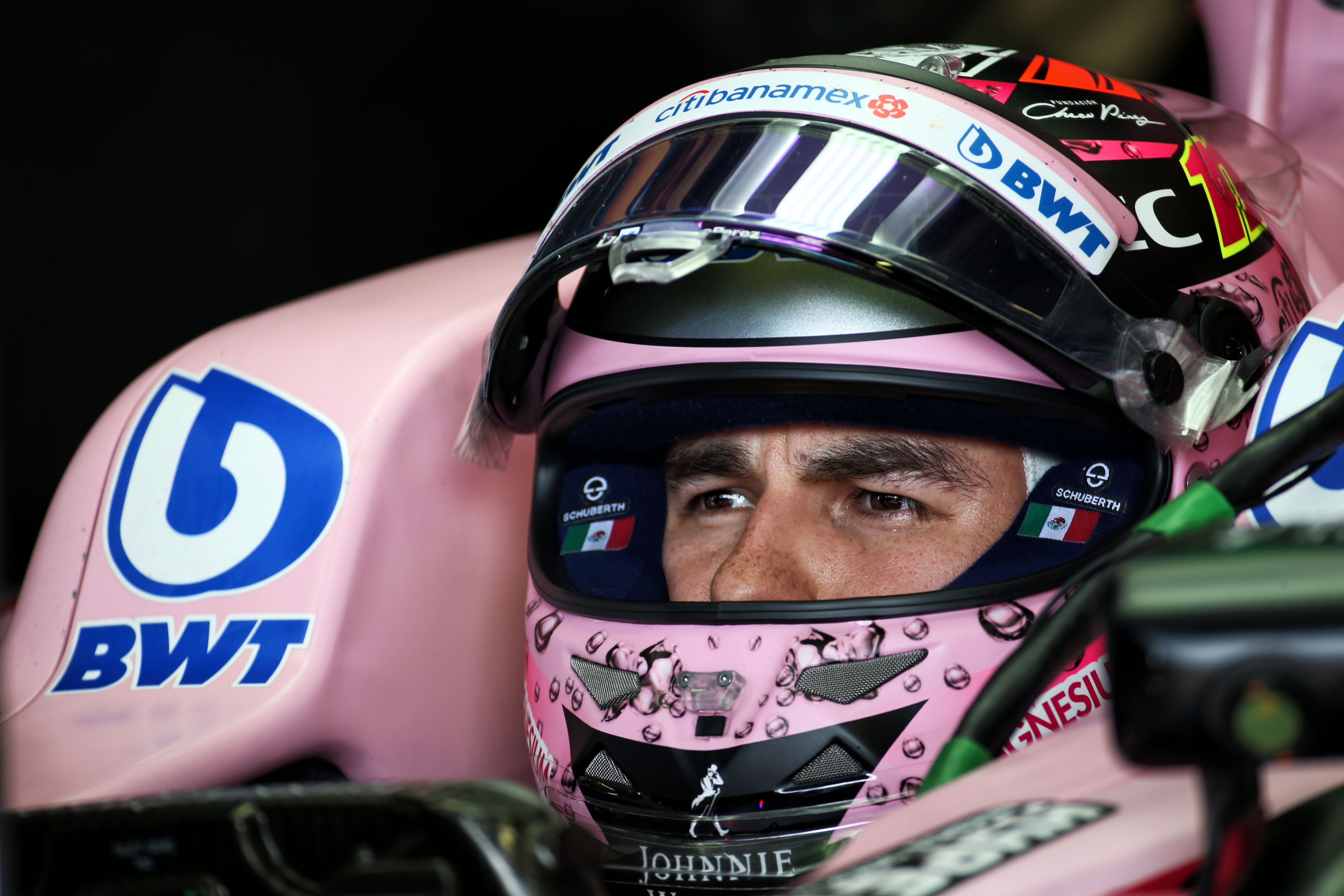 包含索伯车队完胜迈凯伦，佩雷兹高光表现的词条