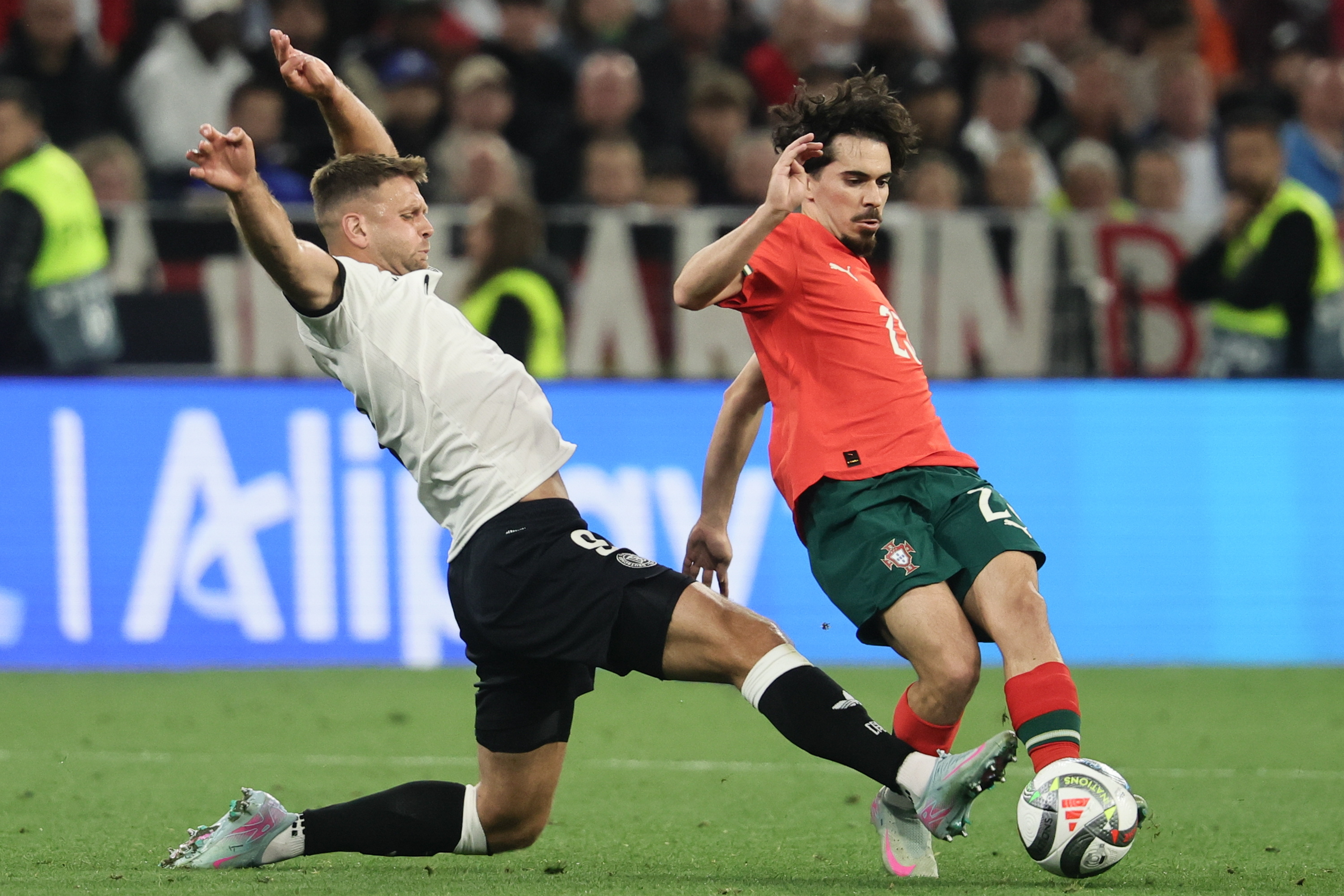 克罗地亚不敌葡萄牙,欧预赛晋级悬念 克罗地亚不敌葡萄牙,欧预赛晋级悬念