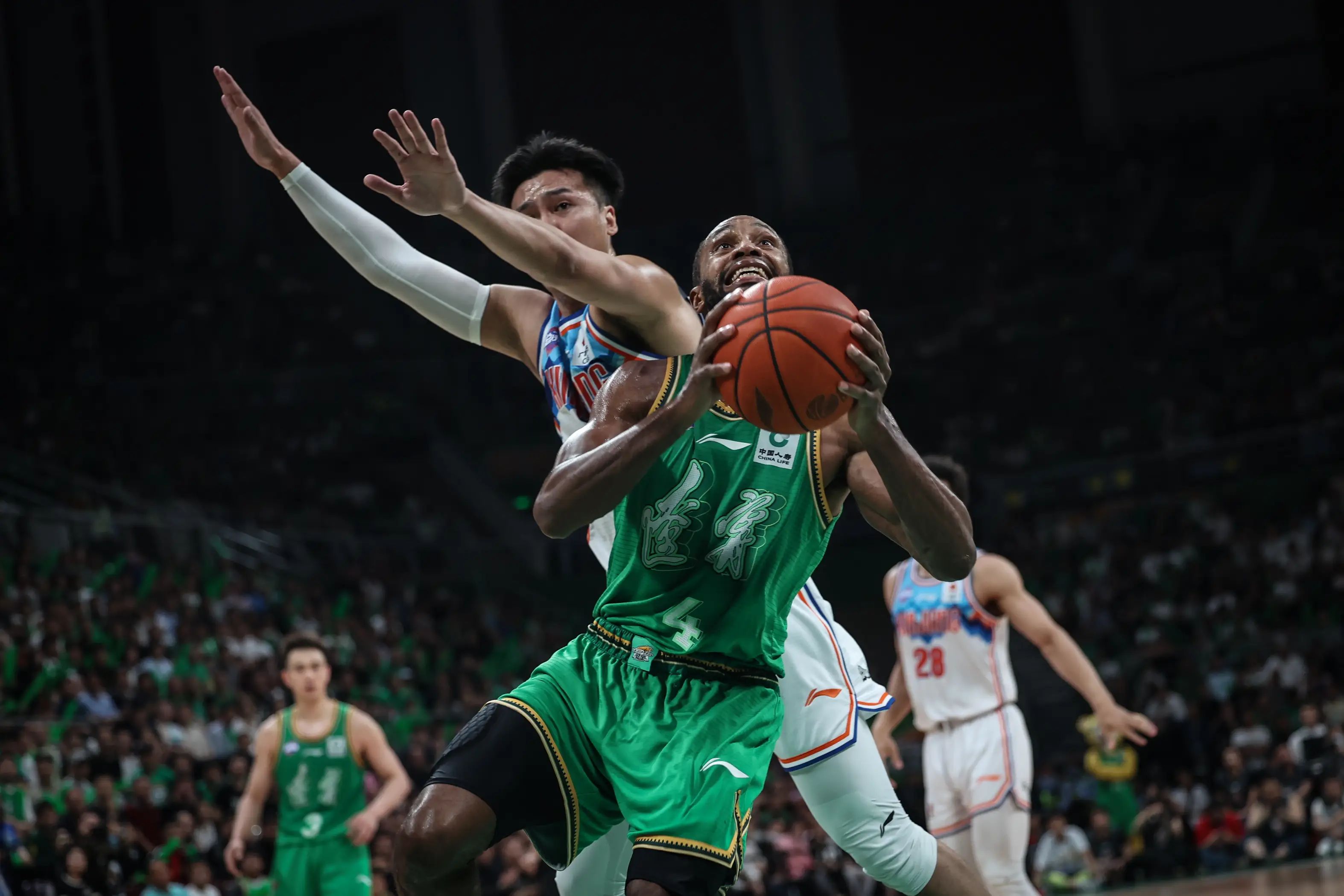 球队大比分获胜,士气高昂迎接下一场的简单介绍 球队大比分获胜,士气高昂迎接下一场的简单介绍