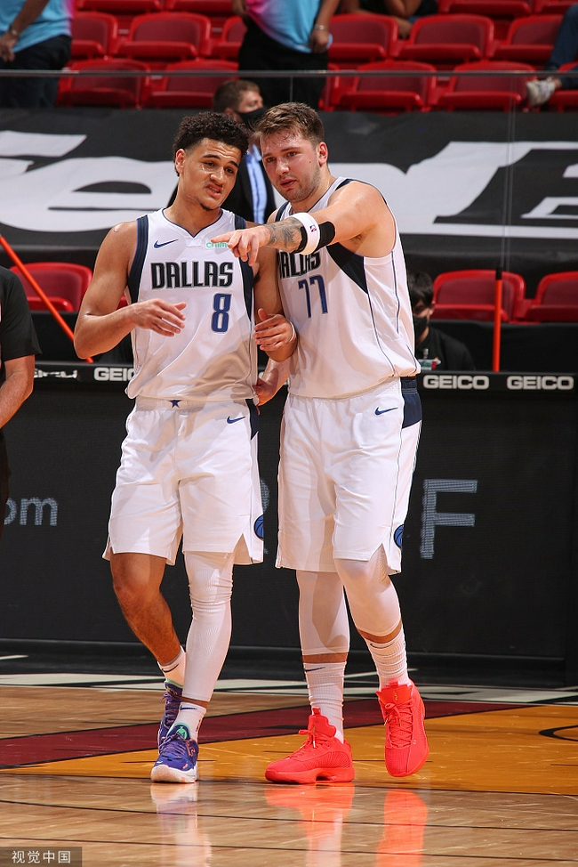 包含瓦朗蒂球员表现出众,带领球队击败对手的词条 包含瓦朗蒂球员表现出众,带领球队击败对手的词条