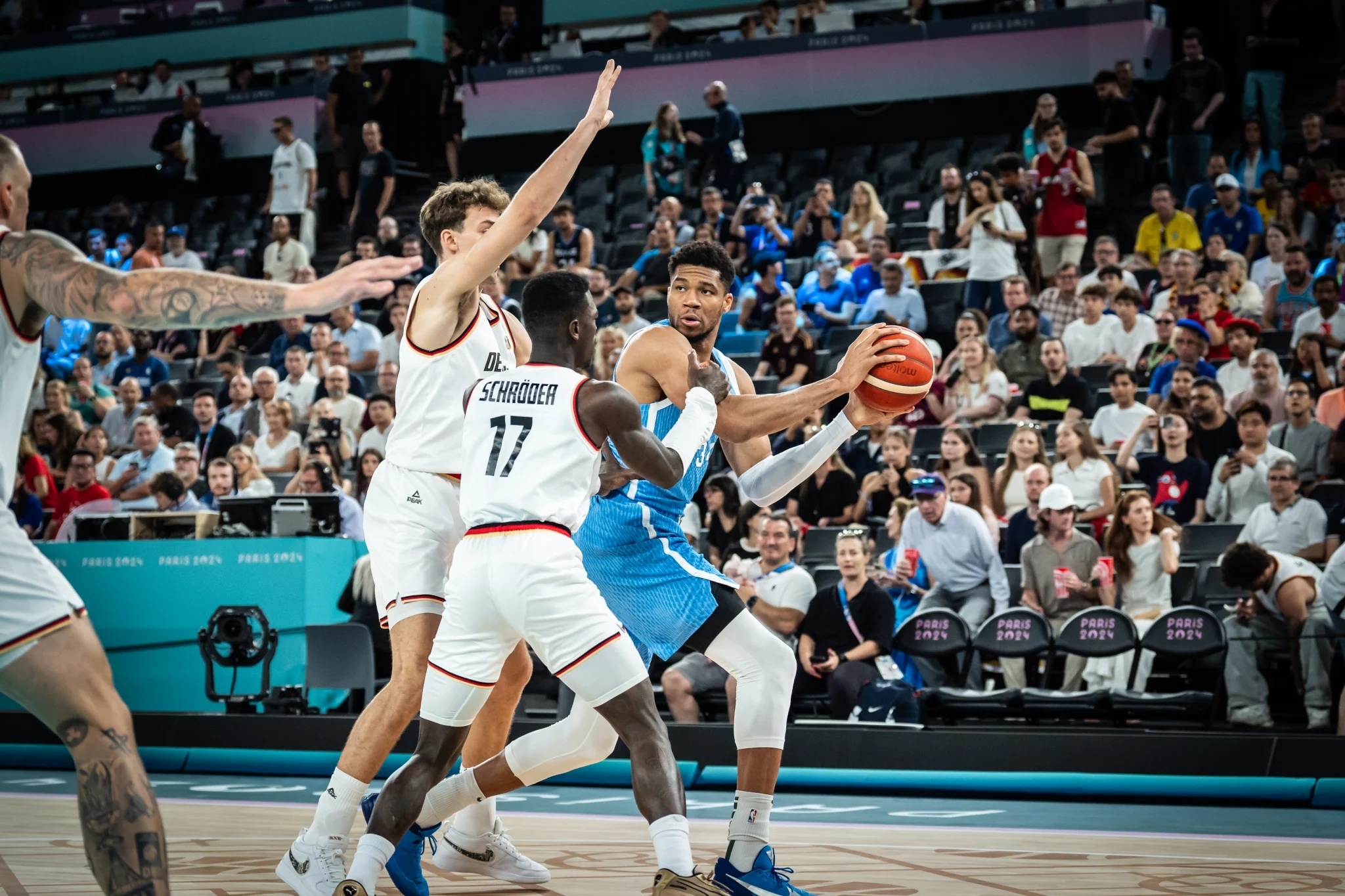 德国队士气高昂备战下一场决赛 德国队士气高昂备战下一场决赛