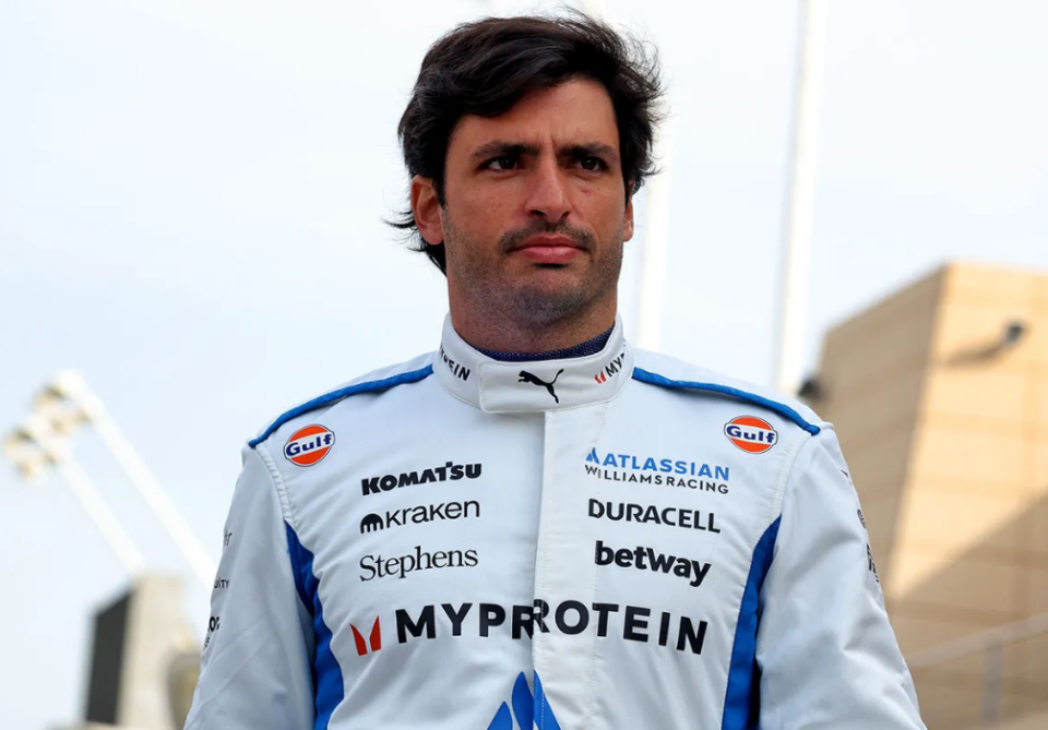 包含阿斯顿马丁绝杀红牛车队，塞恩斯状态火热的词条