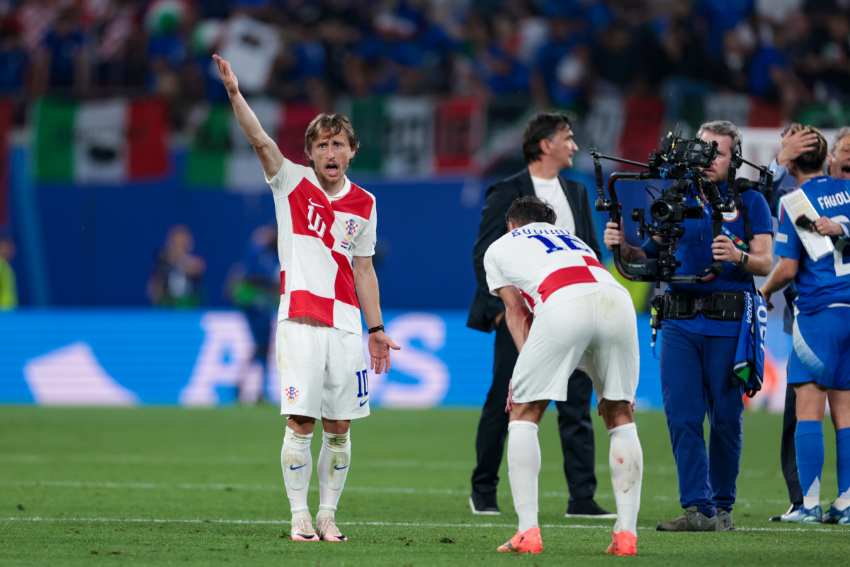 波兰险胜克罗地亚，蒂亚戈统治全场的简单介绍