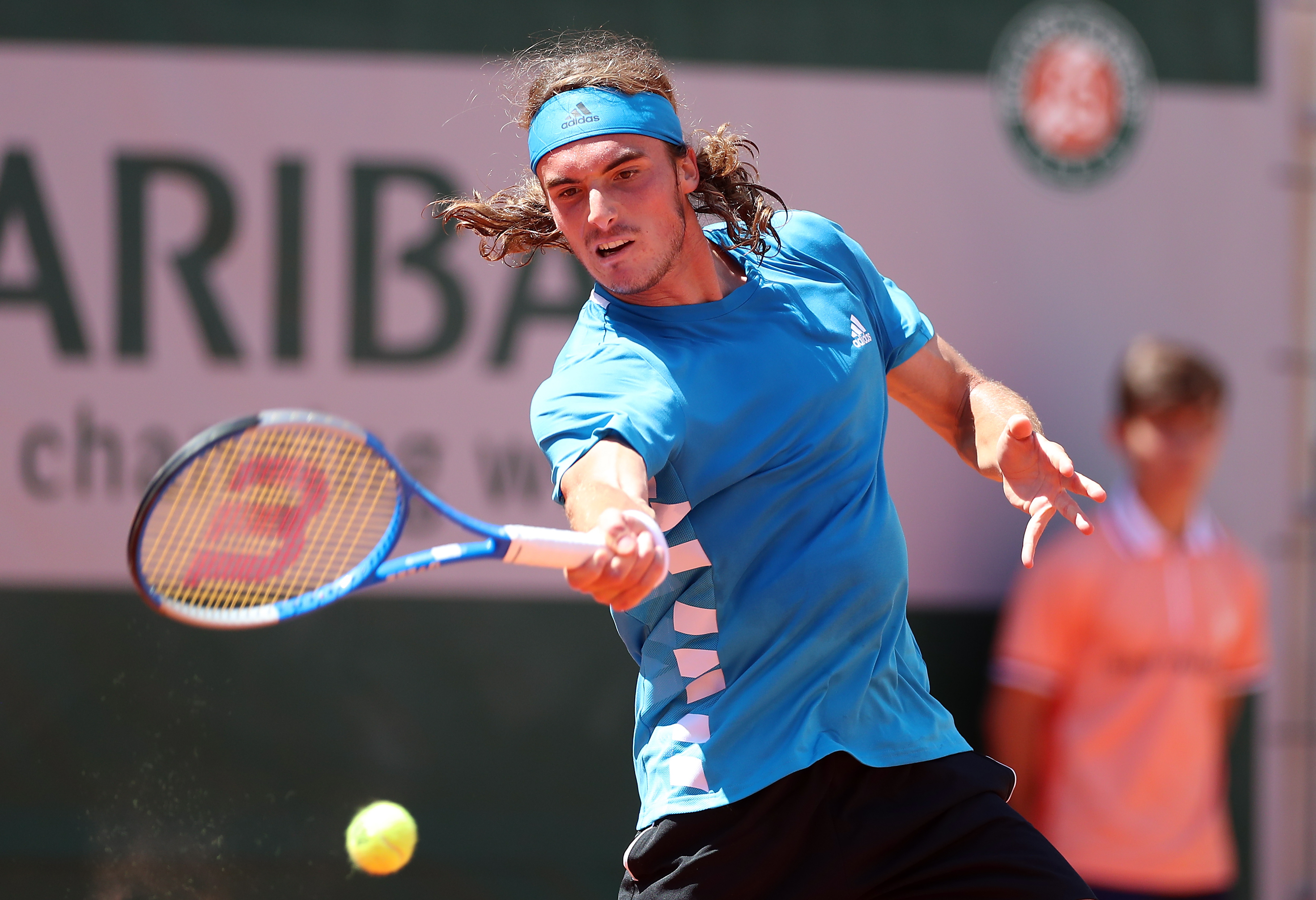 关于法国网球队绝杀意大利网球队，西西帕斯送出助攻的信息