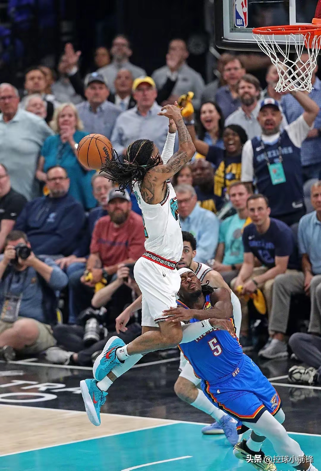 关于黄蜂绝地反击篮网，麦科勒姆关键制胜的信息