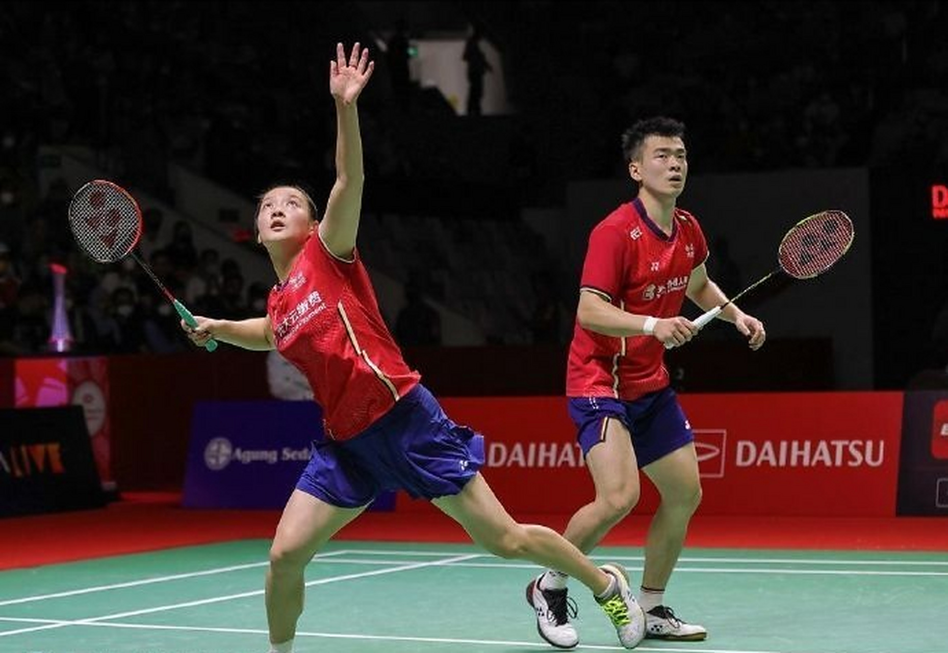 关于中国队碾压马来西亚队，黄鸭组合刷新纪录的信息